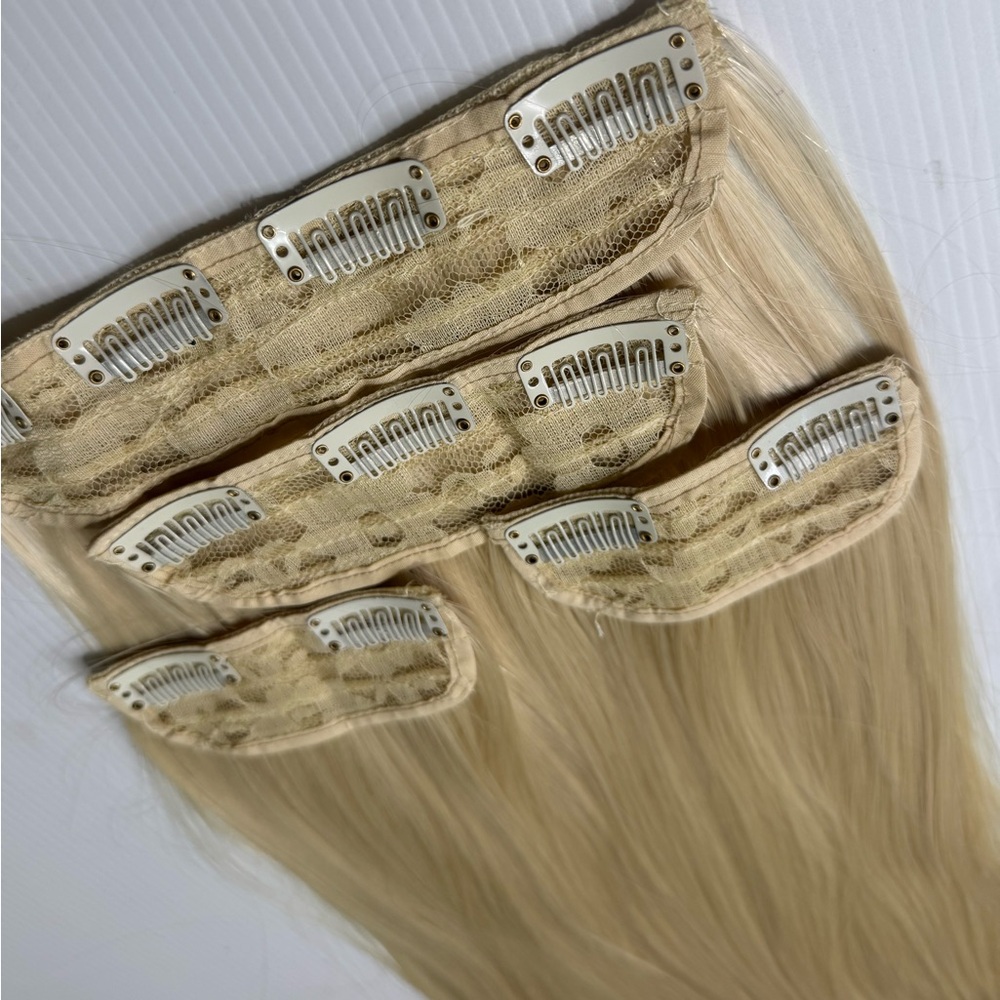 22” Synthetic Clip-In Hair Extensions Platinum Blonde Straight Full Set - Picture 4 of 7